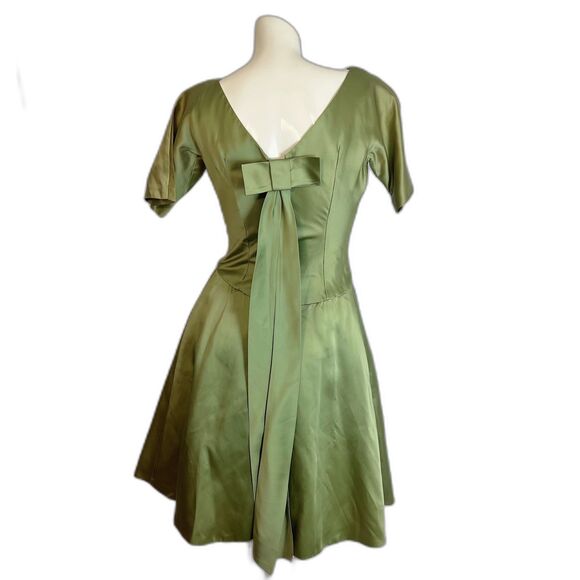Vintage 1960s Green A Line Dress Bow Back Satin Knee Length Women's Size 11 - Picture 1 of 8